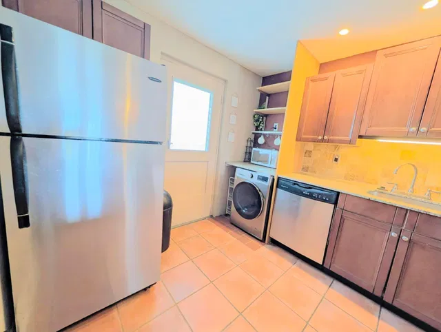Unit 509 photo 6