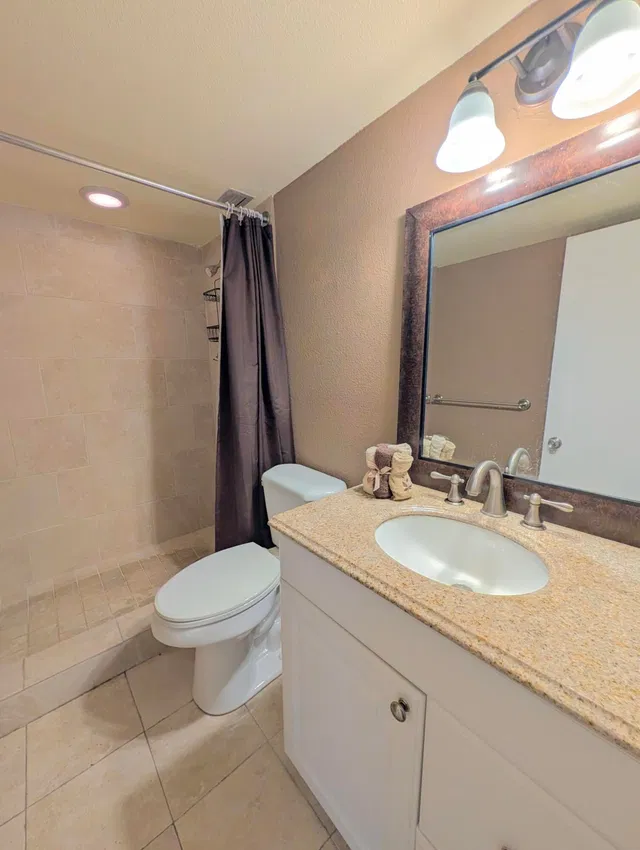 Unit 509 photo 13