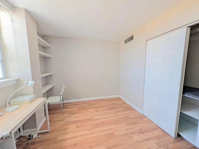 Unit 509 photo 14