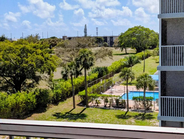 Unit 509 photo 16