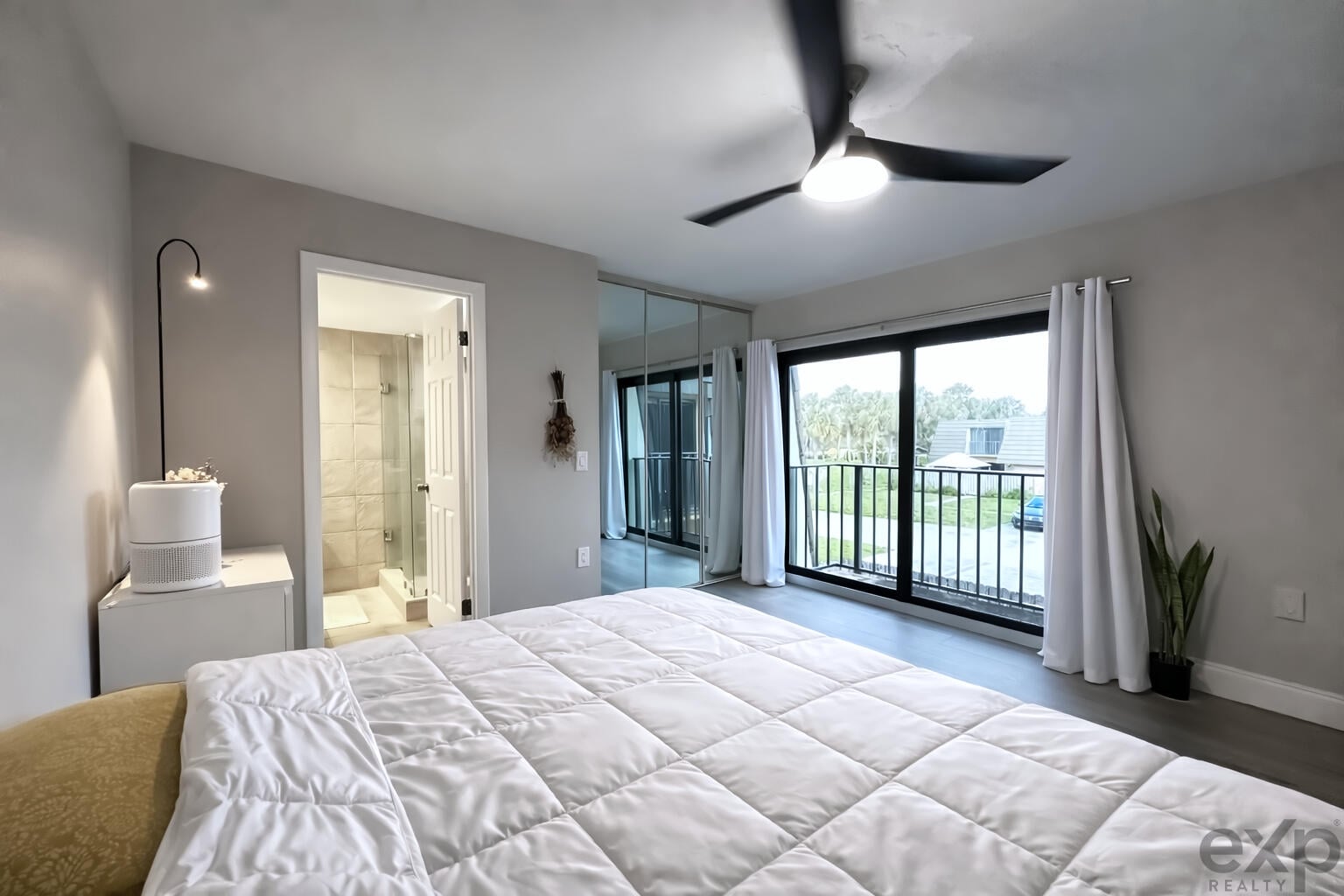  Residence photo 9