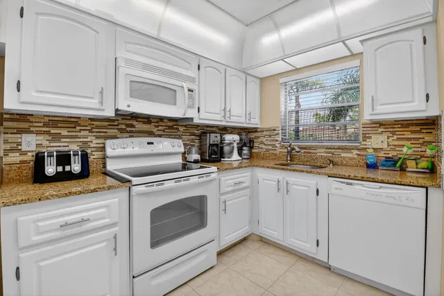 Unit 206 photo 6