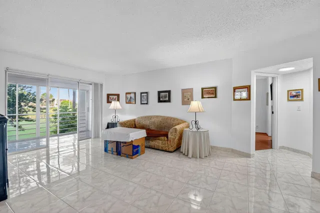 Unit 206 photo 11
