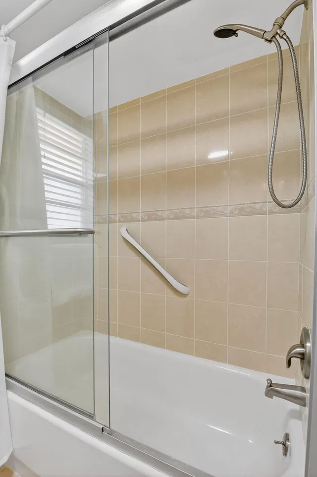 Unit 206 photo 25