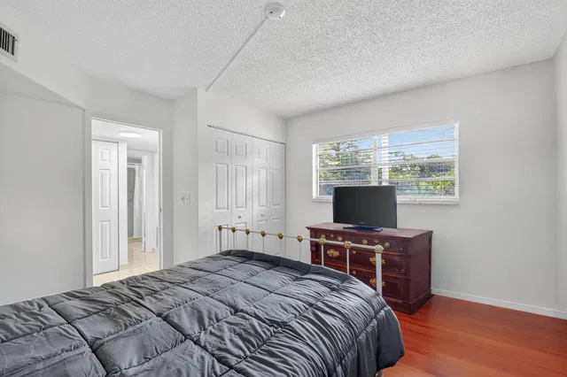Unit 206 photo 27