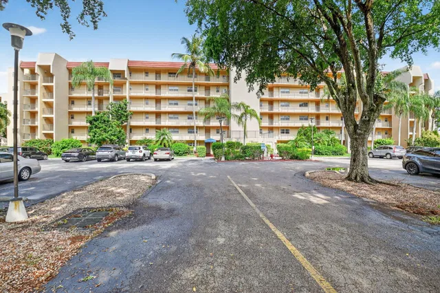 Unit 206 photo 33