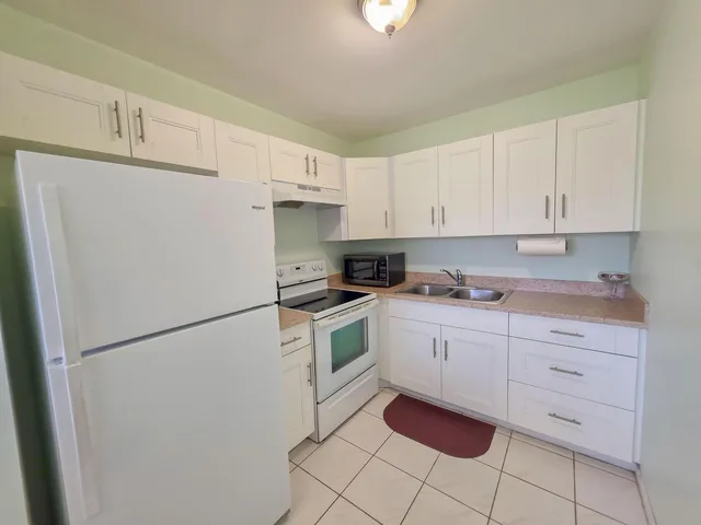 Residence photo 3