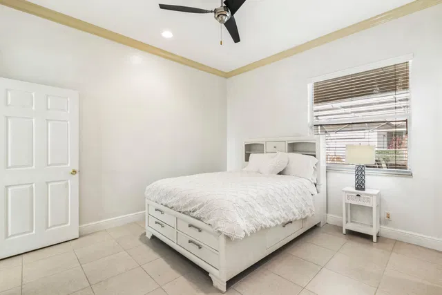  Residence photo 36