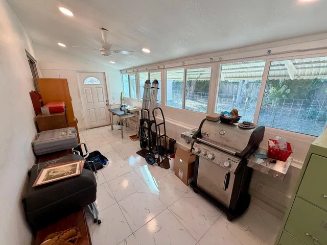 SoSo West Palm Beach Residence photo 12