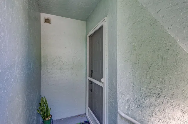 Residence photo 8