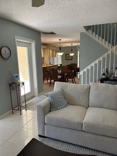 Residence photo 4