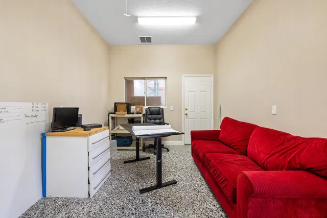 Residence photo 9