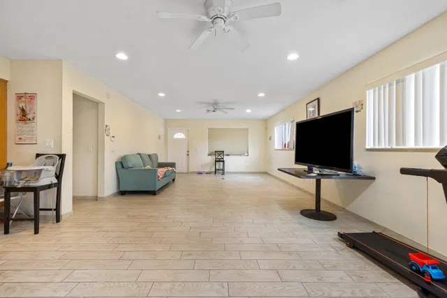 Residence photo 18
