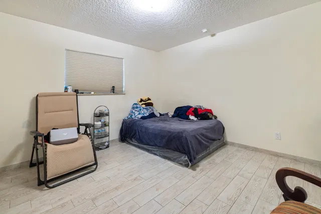 Residence photo 23