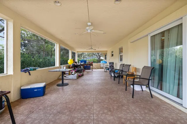 Residence photo 33