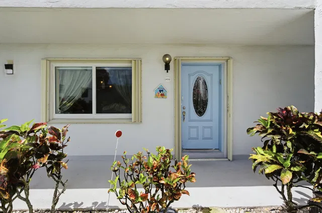 Residence photo 2