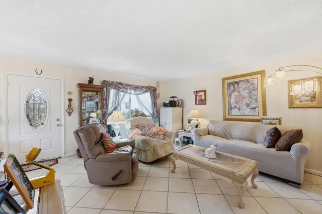 Residence photo 7