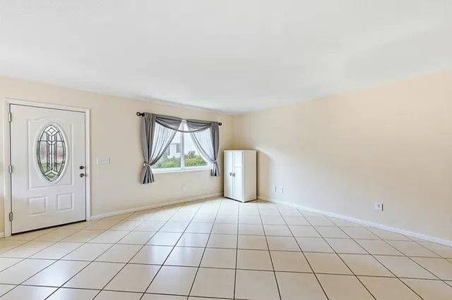 Residence photo 8