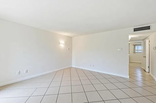 Residence photo 10