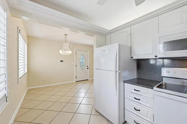 Residence photo 18