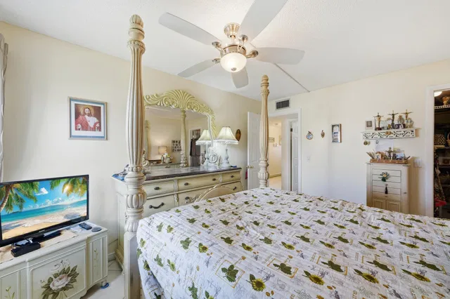 Residence photo 29