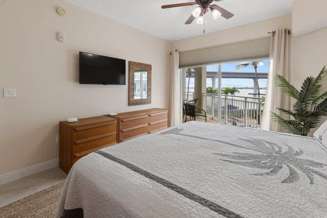 Harborage Yacht Club Unit 205 photo 14