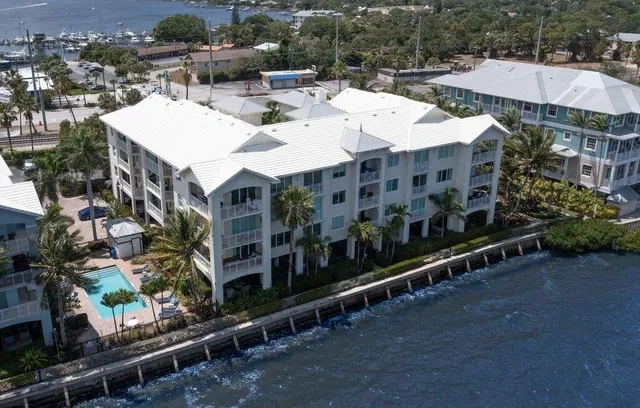 Harborage Yacht Club Unit 205 photo 28