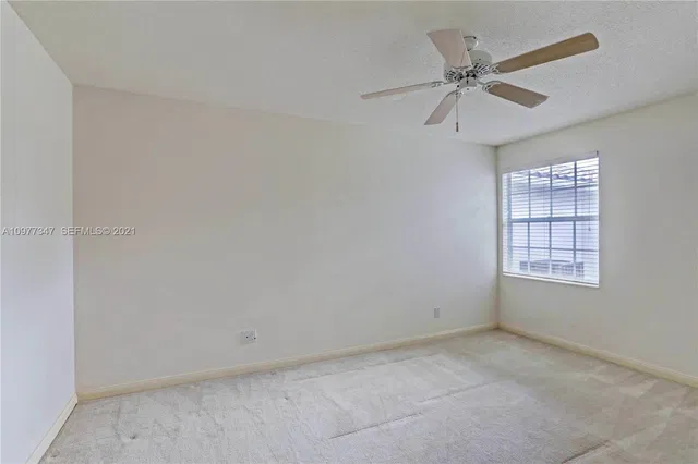 Residence photo 12