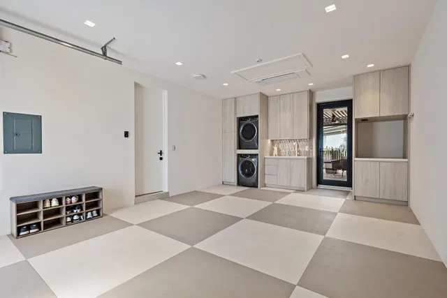 Admirals Cove Residence photo 21