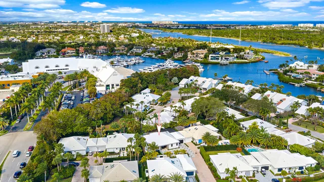 Admirals Cove Residence photo 22