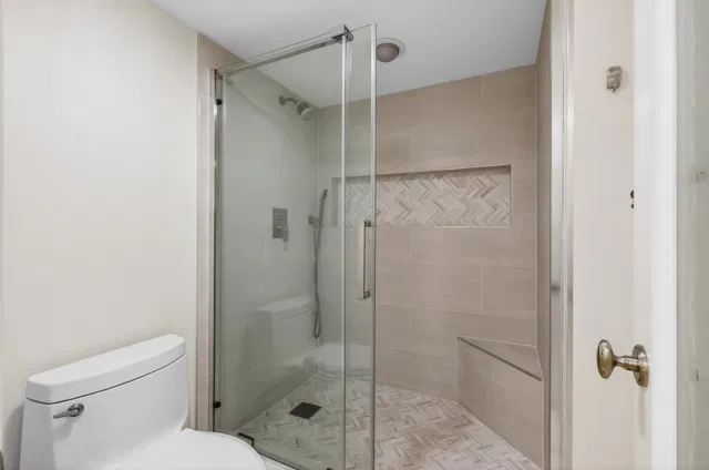  Unit 602 photo 18