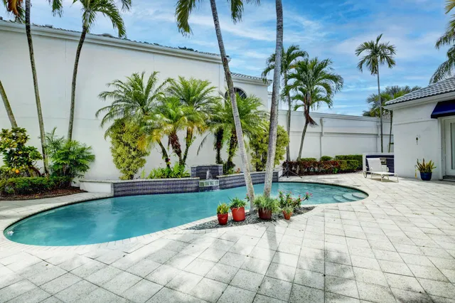 Residence photo 5