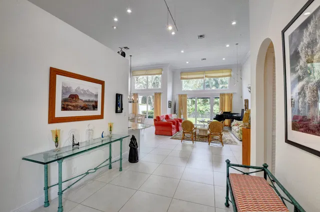 Residence photo 14