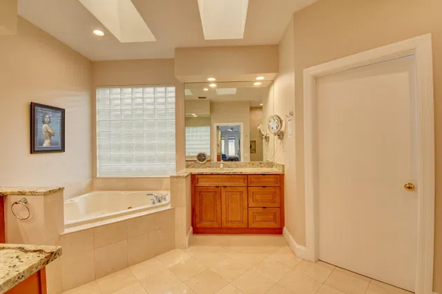 Residence photo 34