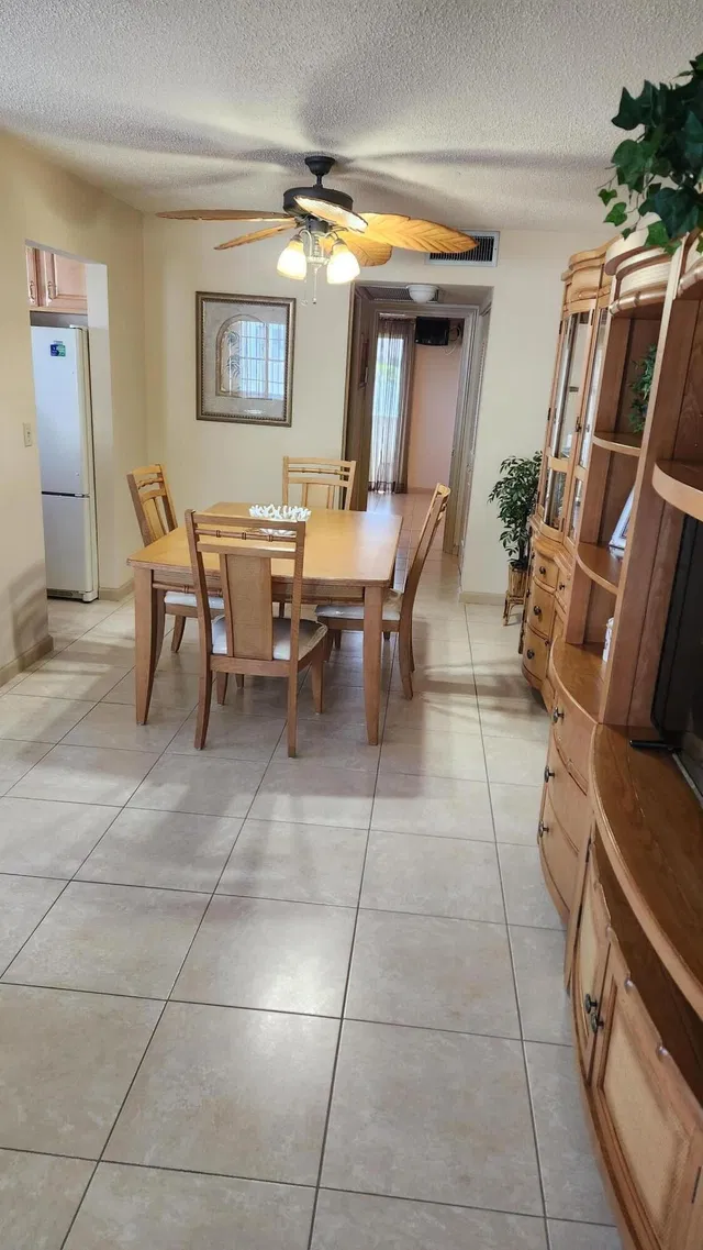 Residence photo 3