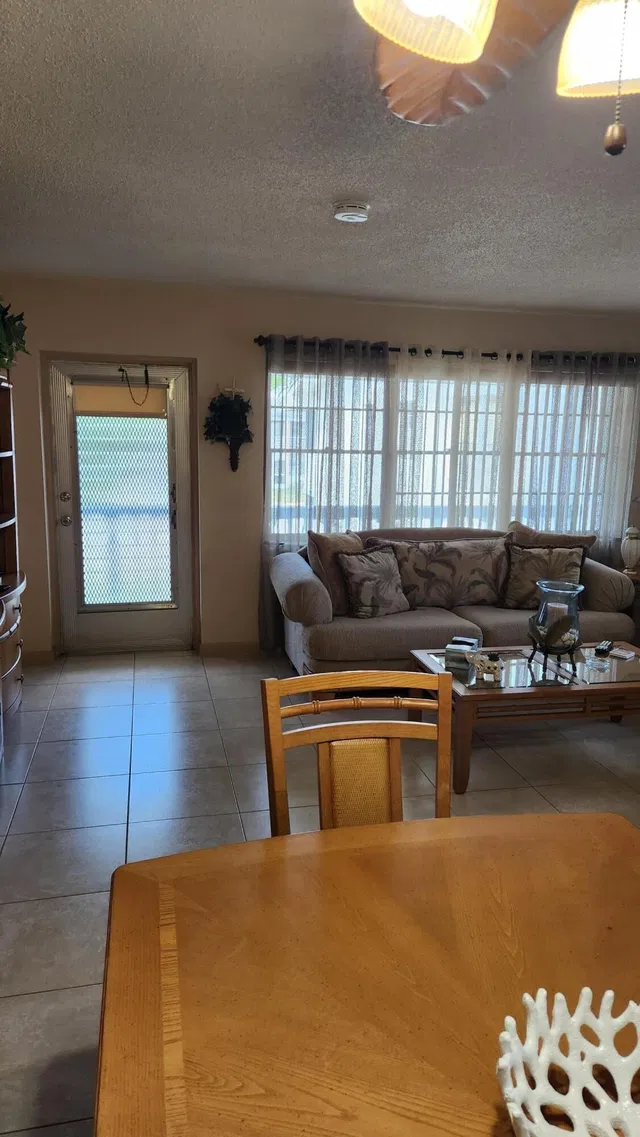Residence photo 7