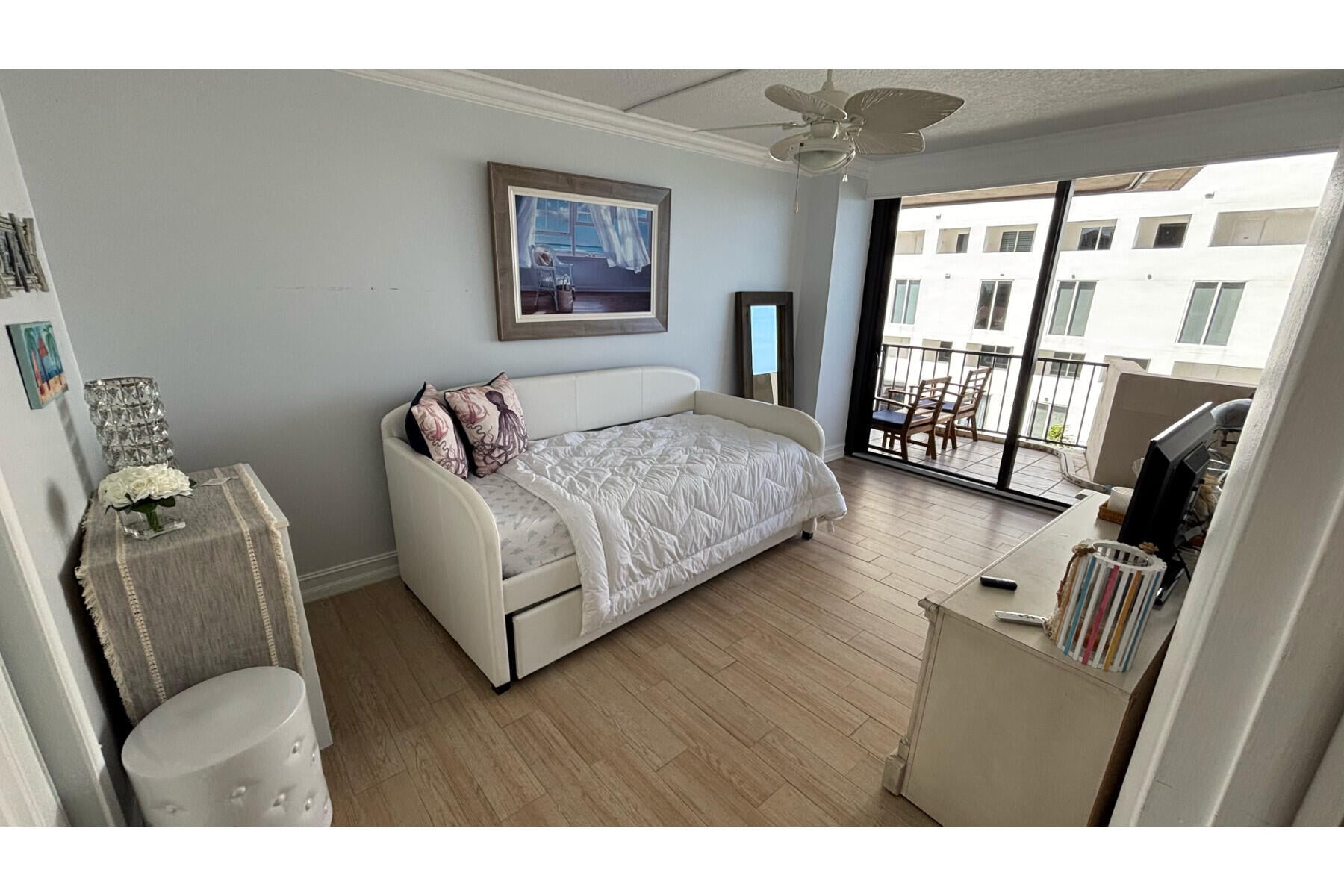 Singer Island Unit 1-605 photo 4