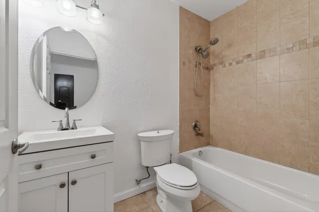 Unit 210 photo 12