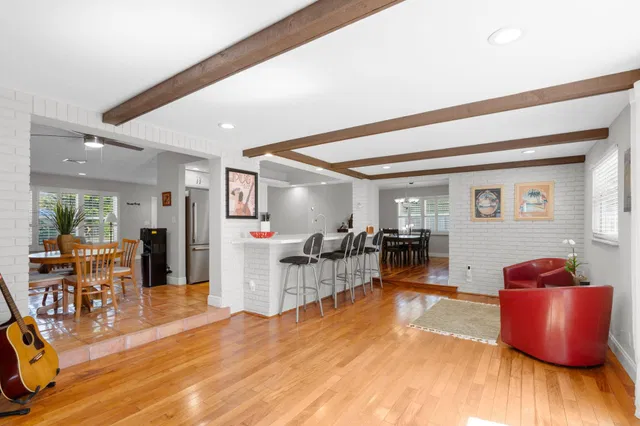 Residence photo 17