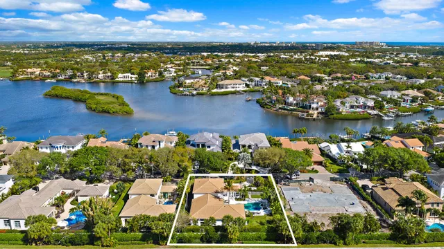 Admirals Cove Residence photo 6