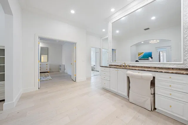 Admirals Cove Residence photo 18