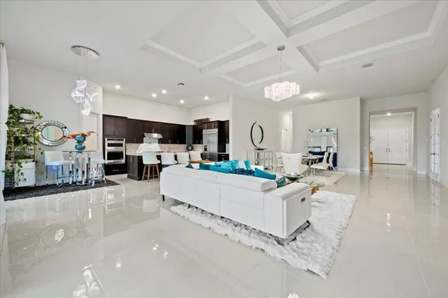  Residence photo 9