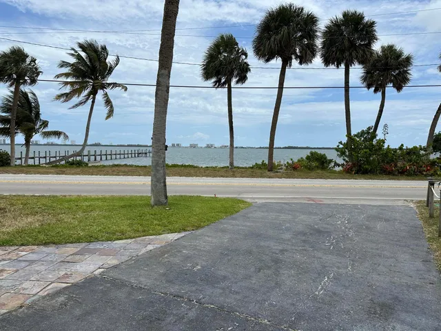 Residence photo 9