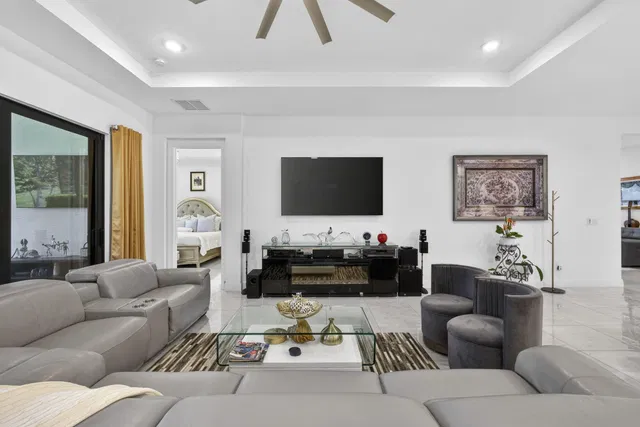 Residence photo 5