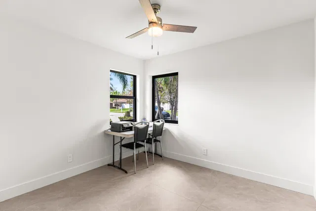 Residence photo 34