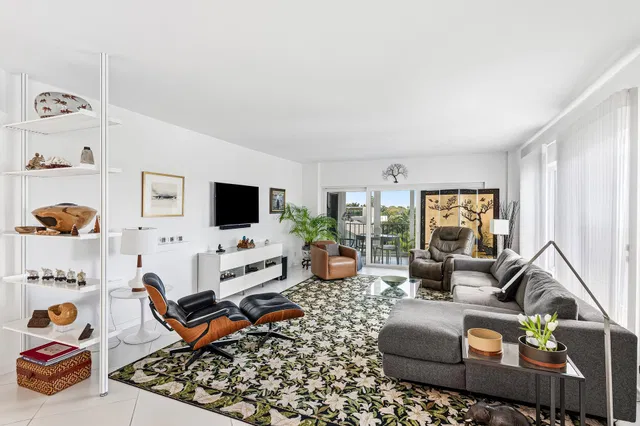 Downtown Delray Beach Unit N-406 photo 9