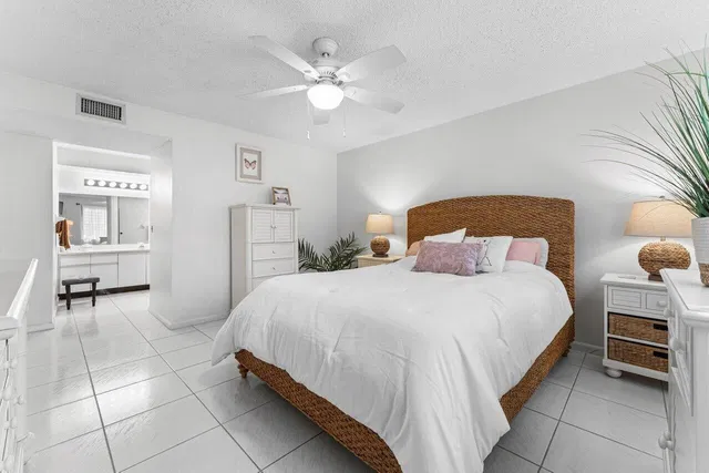  Unit 104 photo 12