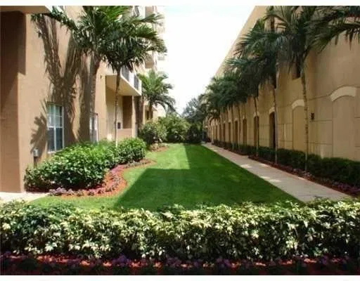 The Montecito Unit 708 photo 10