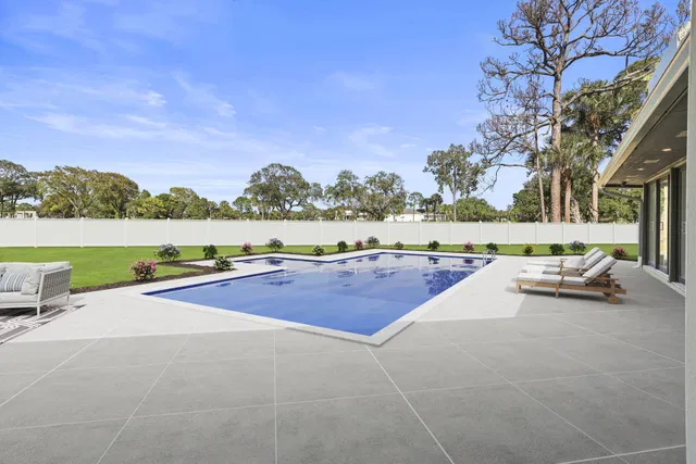Eastpointe Country Club Residence photo 8