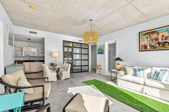 Villa Lofts Unit 703 photo 5